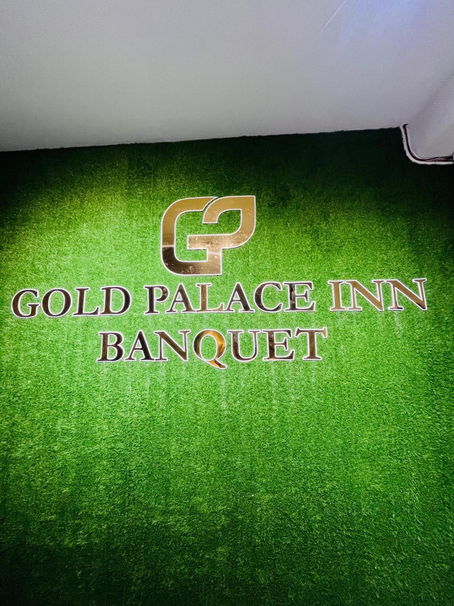 Hotel Gold Palace Inn スーラト エクステリア 写真